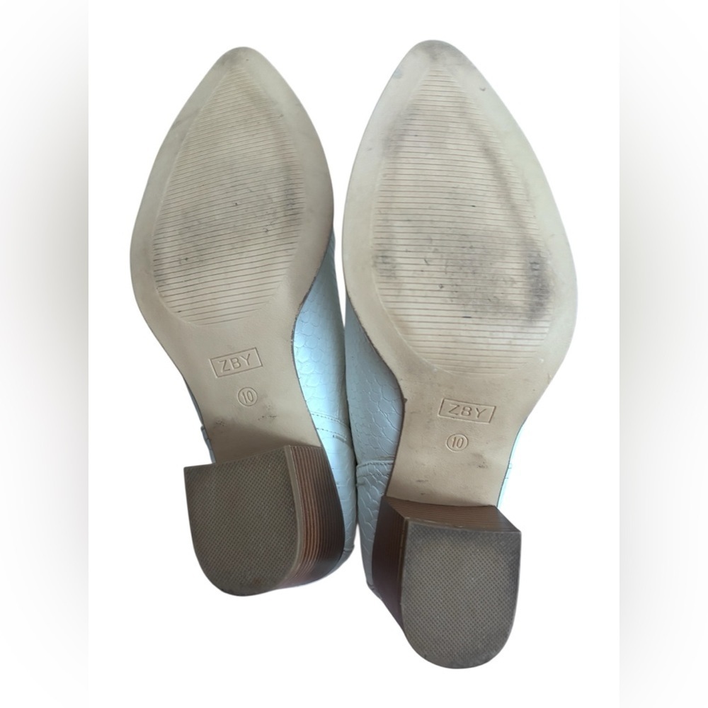Chic White Croc Textured Slip On Ankle Booties With Block Heel | Size 10 - Picture 6 of 11